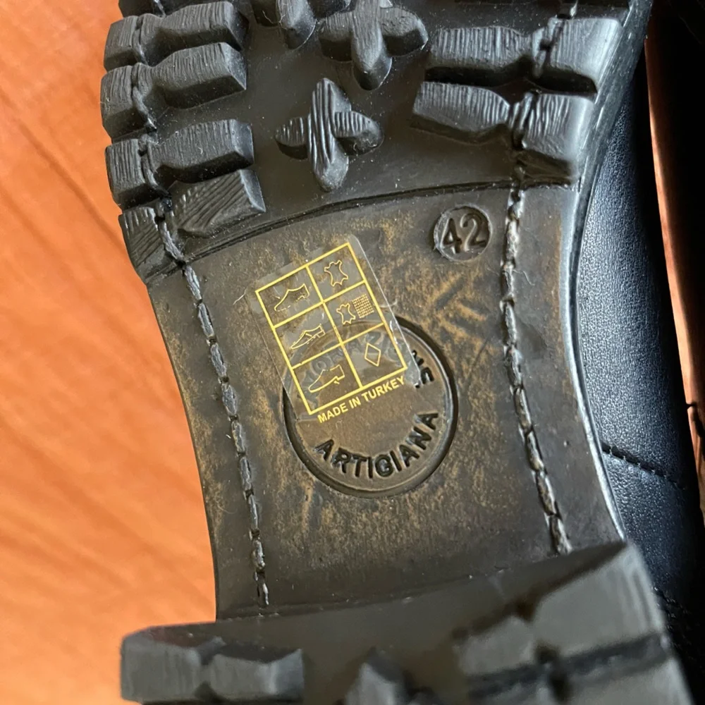 🌈 *NWOT* Bueno Chelsea Boots 42EU - Picture 12 of 12